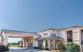 Super 8 By Wyndham Greenville